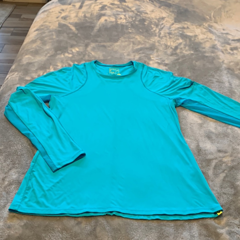 Lucky in Love UV 50 protection Ling sleeve top NWOT